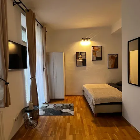 Hidden Gem In Old Town Štýrský Hradec